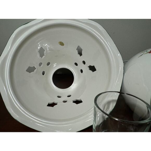 2004 Pfaltzgraff Winterberry Votive Lamp Candle Holder Christmas Holidays NIB - Picture 9 of 11